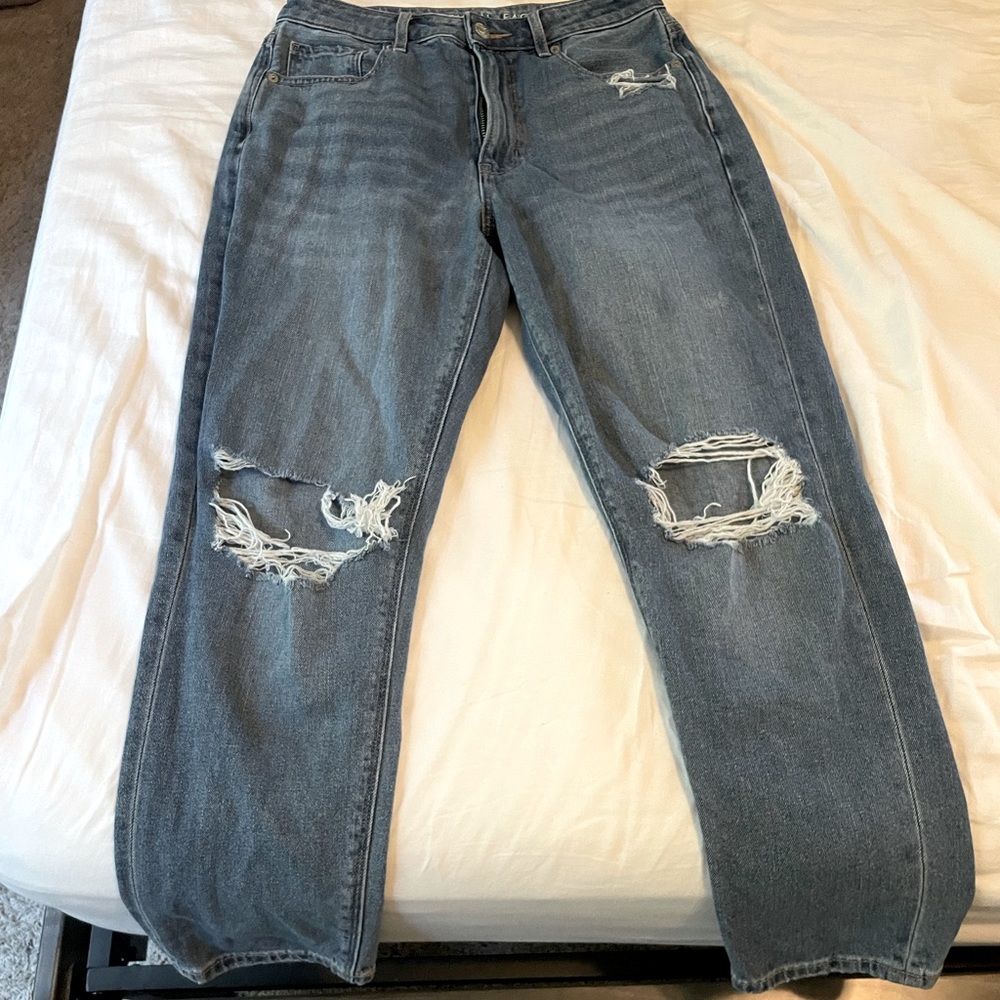 American Eagle mom jeans